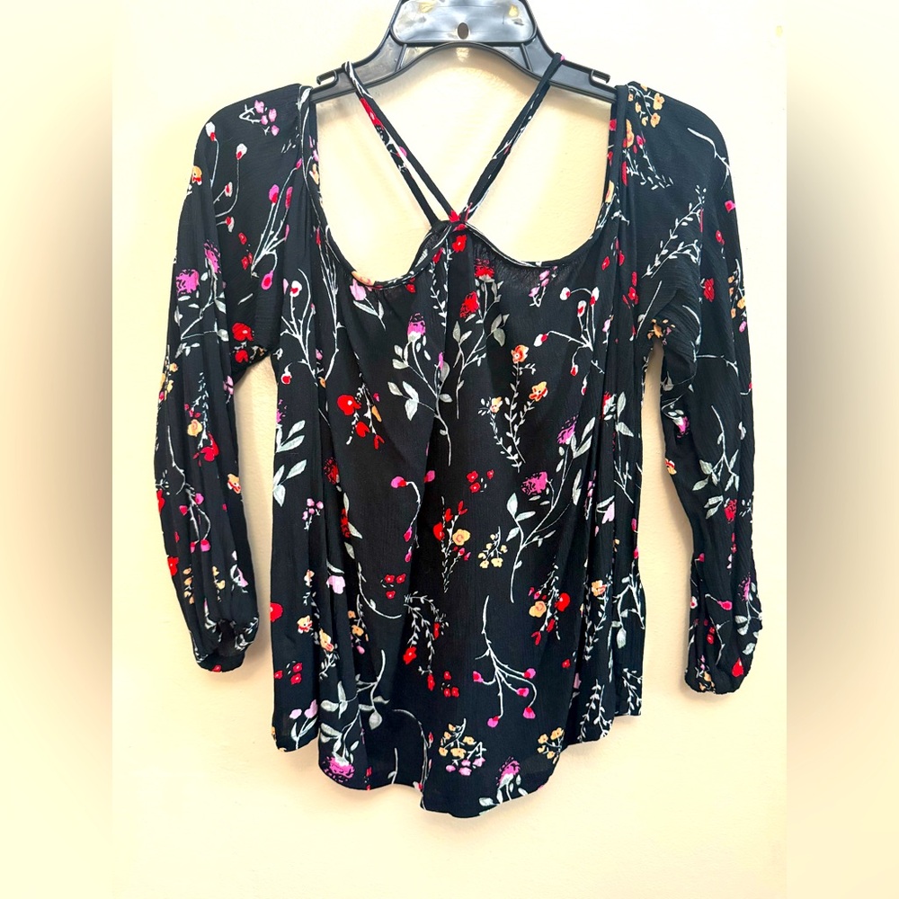 Women’s Justfab blouse
